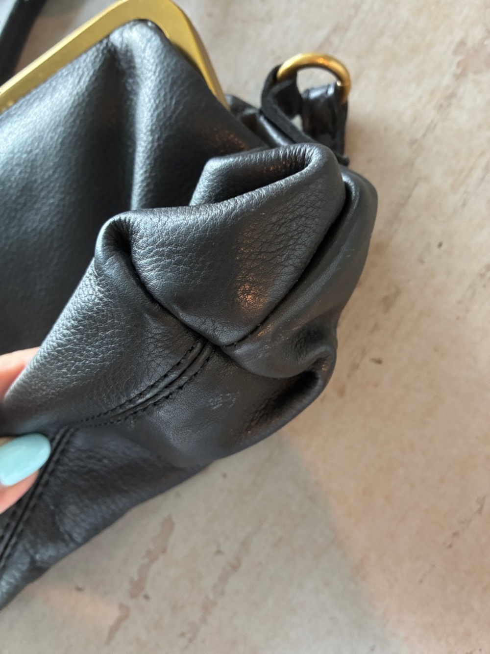 margot Black Leather Kiss-Lock Crossbody Bag with Gold Frame - Picture 3 of 9